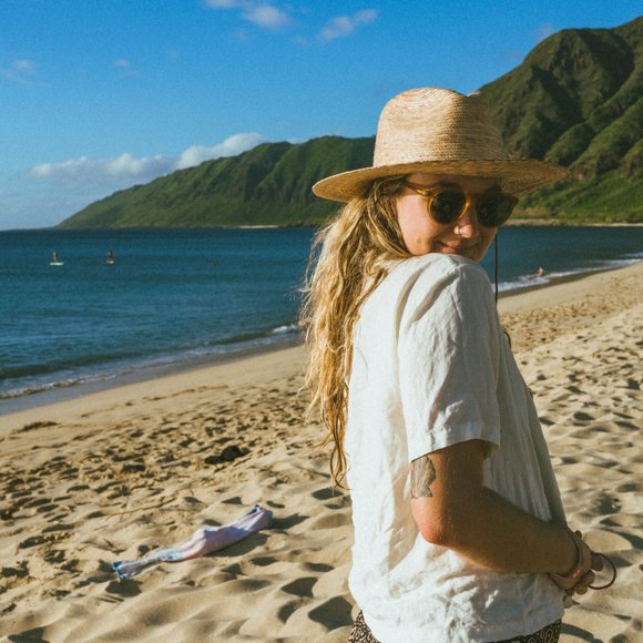 Meet your Posher, Abigail - Picture 3 of 3